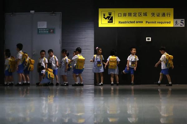 招不满学生的香港中学盯上了内地中产娃(图17)