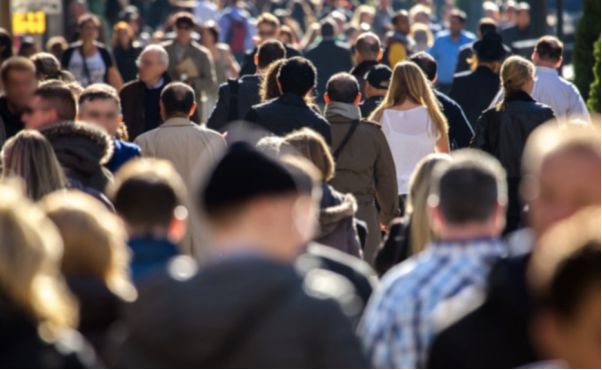 九游娱乐：骤变！澳洲降息没戏了大批人开始卖房！(图3)