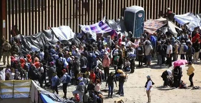 特朗普将遣返非法移民中国不承认双重国籍！被遣返的华人将如何？(图2)