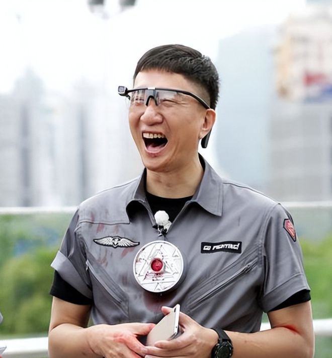 事实证明！被传移民海外三年销声匿迹的孙红雷活得自在且明白(图3)