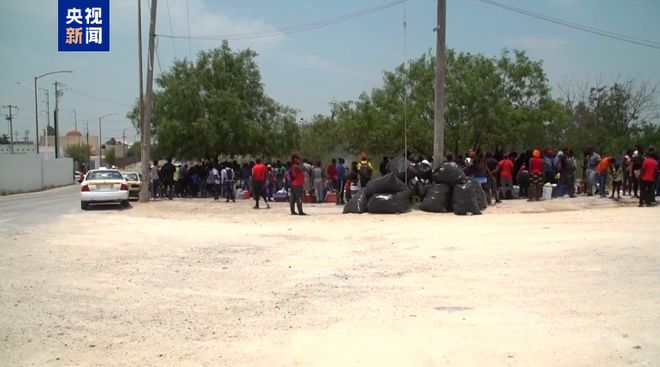 美国民调：超半数受访者支持大规模驱逐非法移民计划(图2)