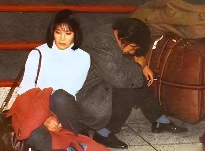 九游娱乐：撕毁中国护照在美国当非法移民的华人被遣返后下场如何？(图9)