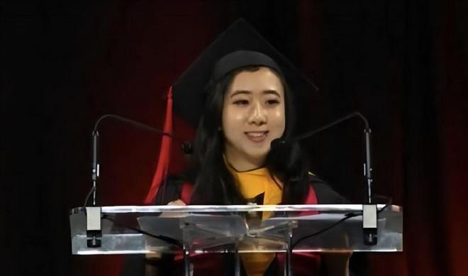 九游娱乐：撕毁中国护照在美国当非法移民的华人被遣返后下场如何？(图21)