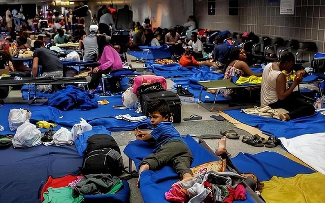 美国派多架专机遣返中国移民我国又不承认双重国籍他们咋办？(图10)