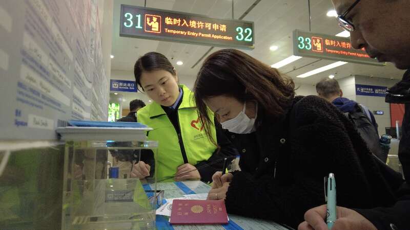 新增9国免签政策试行浦东国际机场迎来新一批免签入境旅客(图3)