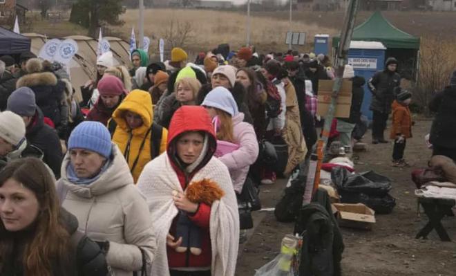 九游娱乐：加拿大移民部长透露：不会遣返30万难民还要送永居和$4亿给难民(图4)