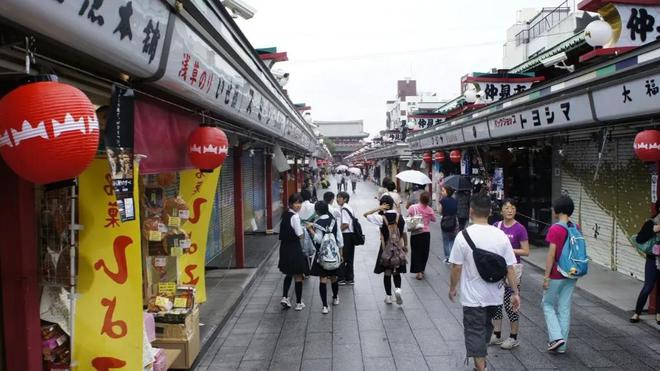 这82万中国人手握中国护照和日本长居签证究竟是为什么？(图2)