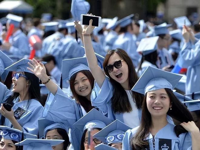 中美之间差距在哪？专家：中国从14亿中选人才而美国则是77亿(图2)