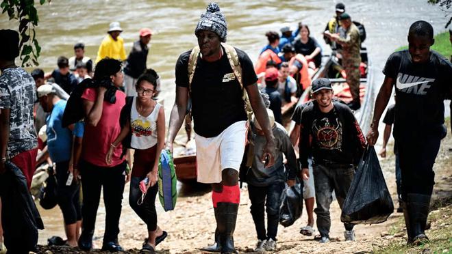 特朗普归来美国移民的天塌了！润人往国内回流我们该不该收？(图13)