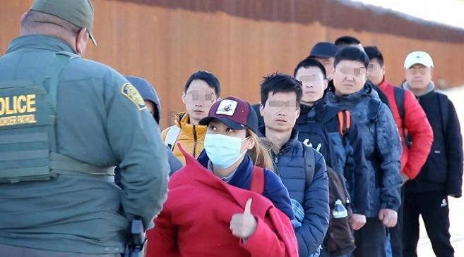 特朗普归来美国移民的天塌了！润人往国内回流我们该不该收？(图10)