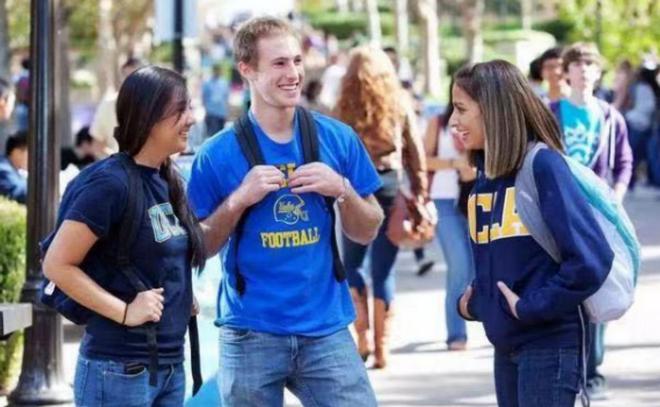 特朗普归来美国移民的天塌了！润人往国内回流我们该不该收？(图9)