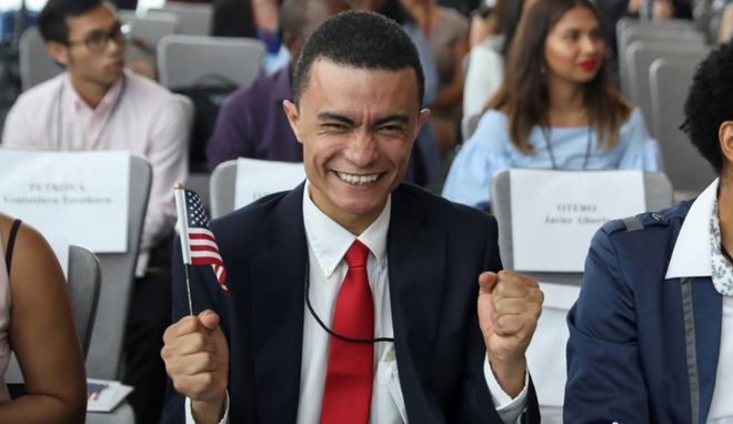 美国绿卡和美国国籍是什么关系？两者有什么区别？(图13)