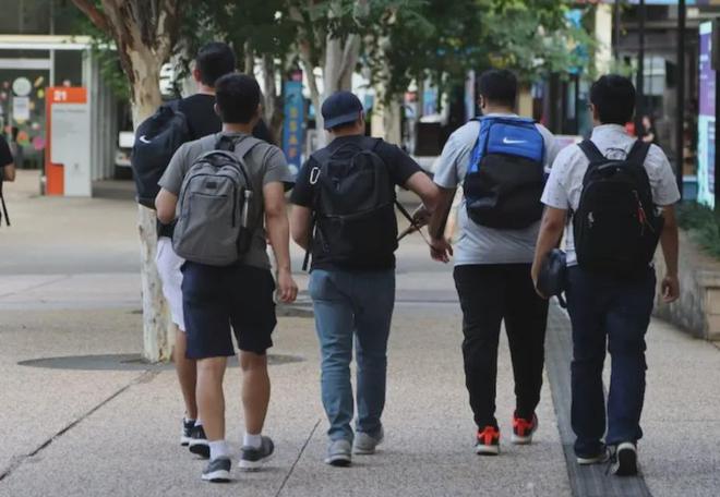 失控！澳洲学生签疯狂放水！政府“收紧移民”成玩笑？(图6)