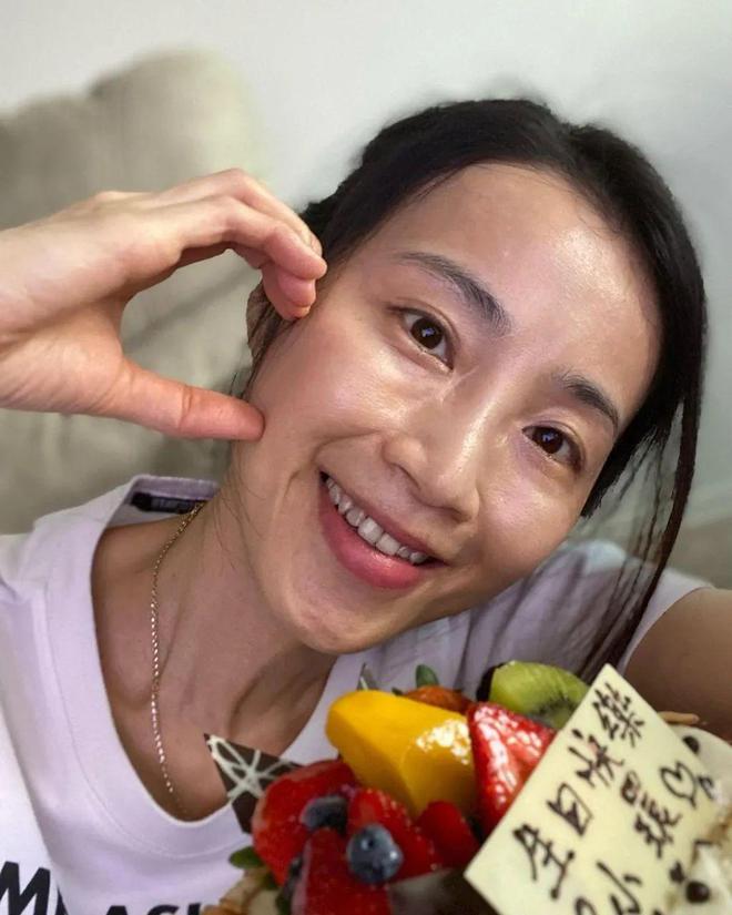 52岁前港姐冠军移民加拿大开茶餐厅熬到残曾在香港开茶餐厅倒闭收场(图3)