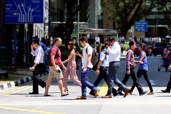 九游娱乐：昨天最新移民新政来了！500万就拿美国升级版绿卡新加坡身份还吃香吗？(图15)