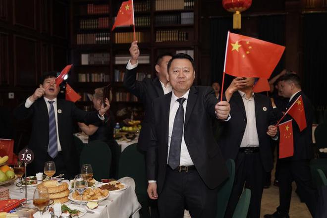 “中华胶”的渴望：希望中国开放移民管理让海外华人回流祖国(图2)