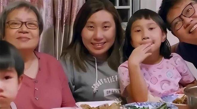 九游娱乐：香港女教师放弃4万月薪和丈夫移民英国后当起了流水线工人(图10)