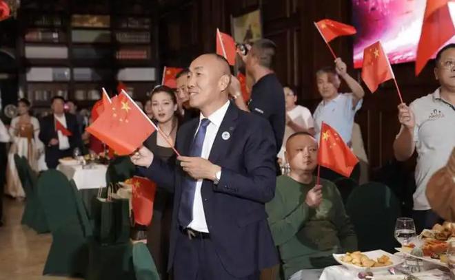 渴望回归祖国的“中华胶”呼唤中国开放移民建立“第二家园”(图2)