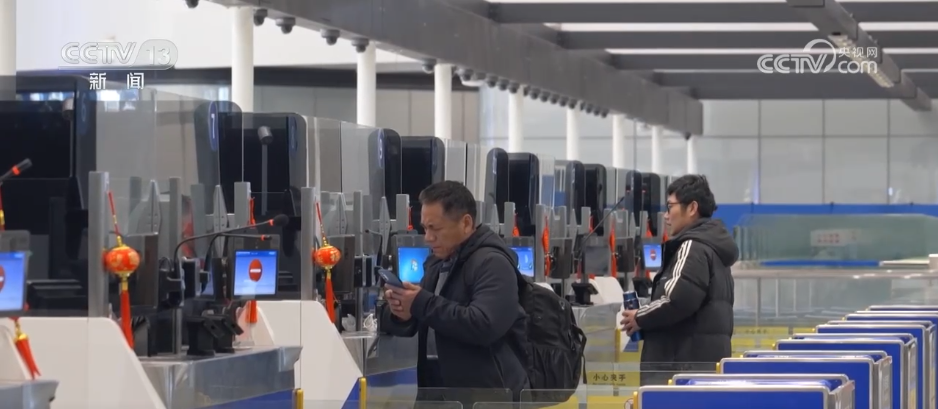 AI设备“上岗”、时间压缩50%……科技赋能“智慧旅检”助力旅客高效通关(图2)