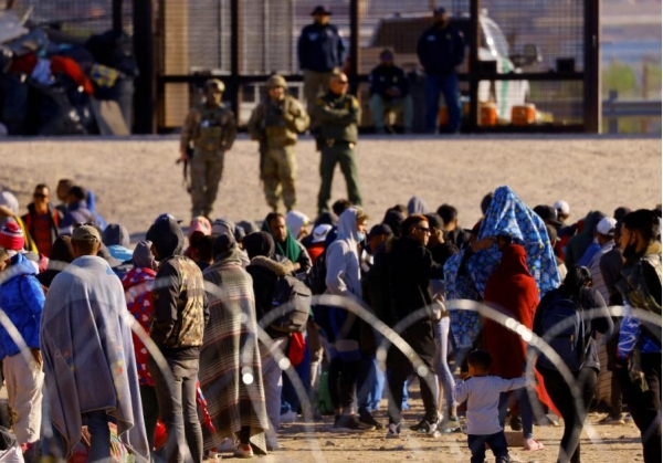 53万在美移民身份被撤销43国公民面临入境限制美国移民政策升级(图4)