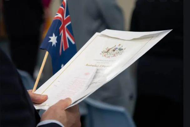 官宣！2025年7月1日起！技术移民收入门槛上调46%！7万6年薪变最低要求！(图2)