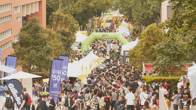 九游娱乐：澳洲疯了！禁止中国人买房？!移民狂砍25%政策大地震(图10)