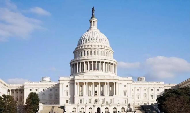 美国传出重磅消息！5000中国移民被连夜驱逐外交部火速回应(图4)