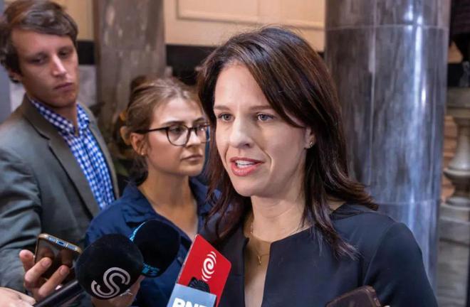 九游娱乐文化：拒绝给中国游客免签待遇新西兰移民部长内部信件曝光！(图4)