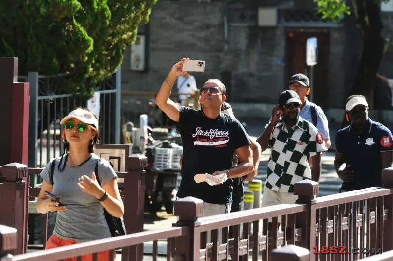九游娱乐文化：中国移民局拟推「三政策」便利外商及外籍人员来华旅行(图2)