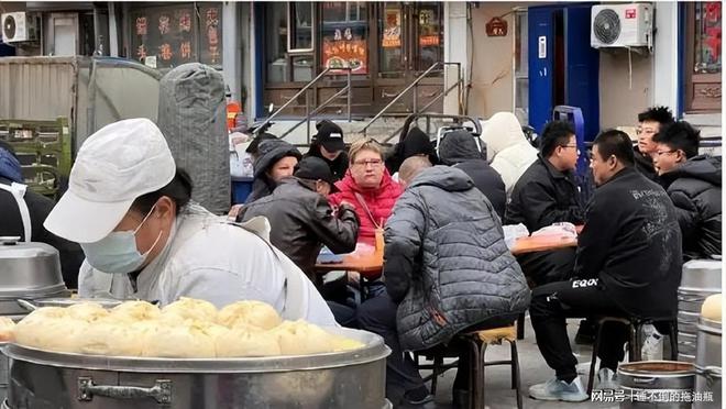 俄罗斯人大量涌入中国！上万移民在此定居真相让人深思(图3)
