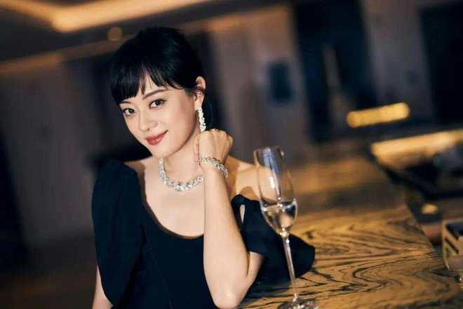 多人爆料孙俪全家移民国外10年前开始铺路难怪女儿去英国比赛(图1)