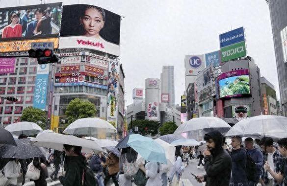 九游娱乐：中日“抢人”大战？日本不欢迎外国移民但每年都吸纳大量中国人(图1)