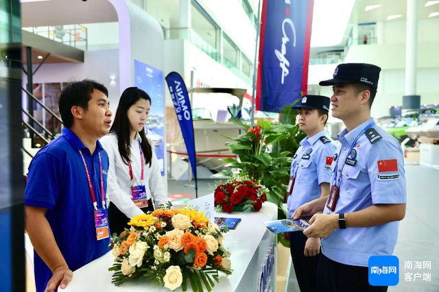 九游娱乐：第五届消博会首设三亚国际游艇展区三亚边检站靠前服务护航口岸安全稳定(图5)
