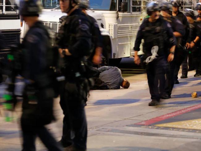 美联邦政府起诉洛杉矶市移民政策争端升级(图1)