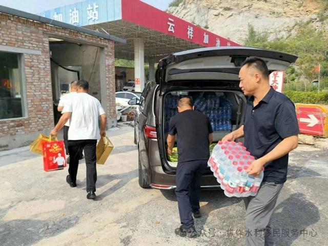 九游娱乐：焦作市水利移民服务中心：炎炎夏日送清凉一线调研促攻坚(图1)