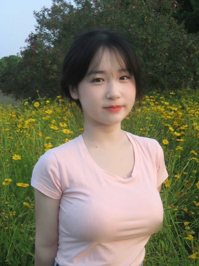一个人在上面吻一个在下㖭网战(图1)