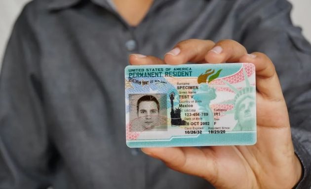 美移民局推新政：婚姻申请绿卡者若无合法身分将面临遣返！(图2)