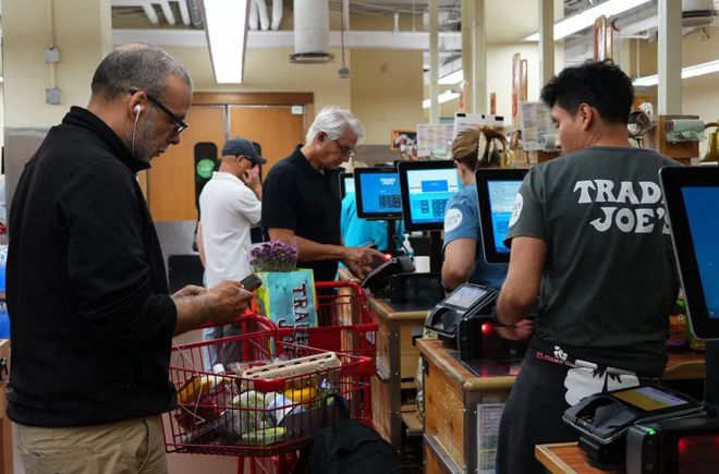 美国欧洲关系恶化已经停止物流！日本移民政策收紧美国消费者信心大跌沙特房地产猛增！(图4)