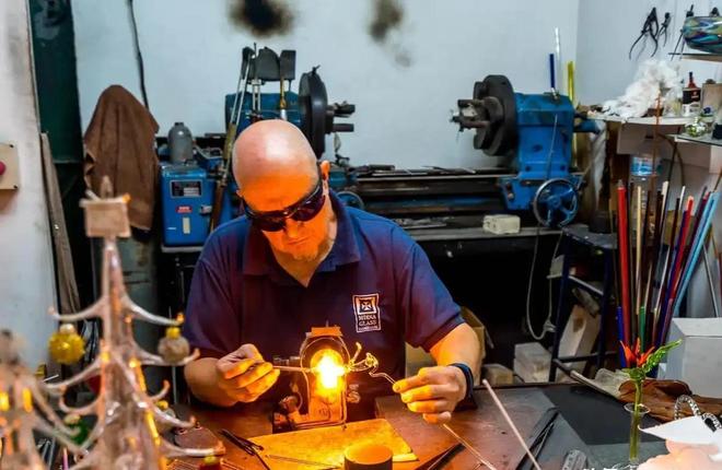 全球最小的发达国家快被中国人“买”下了中国移民占比87%(图17)