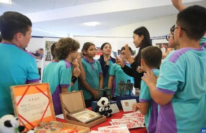 全球最小的发达国家快被中国人“买”下了中国移民占比87%(图10)