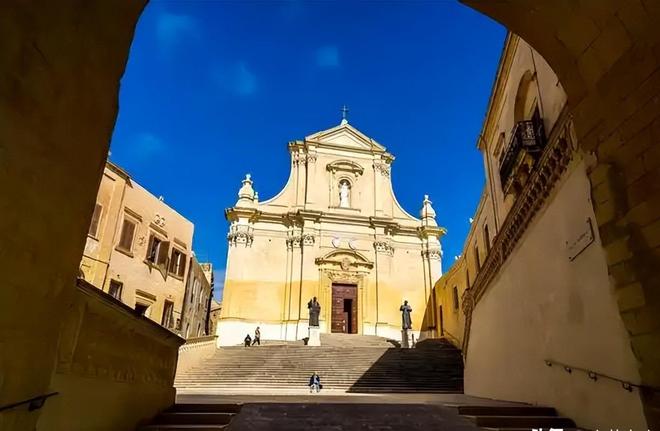 全球最小的发达国家快被中国人“买”下了中国移民占比87%(图14)